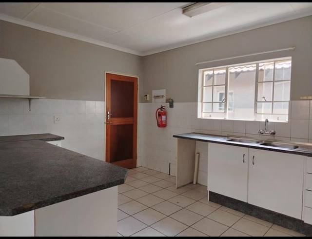 3 BEDROOM TOWNHOUSE FOR SALE IN BENDOR